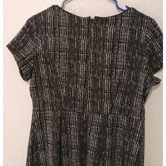 Robbie Bee Black White Abstract Print Short Sleeve A-line Dress Knee Length Sz 8 - Picture 10 of 15